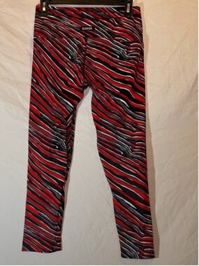 K-Deer Croopped Leggings Women Large Red/Black/White Stripe High Waisted Stretch